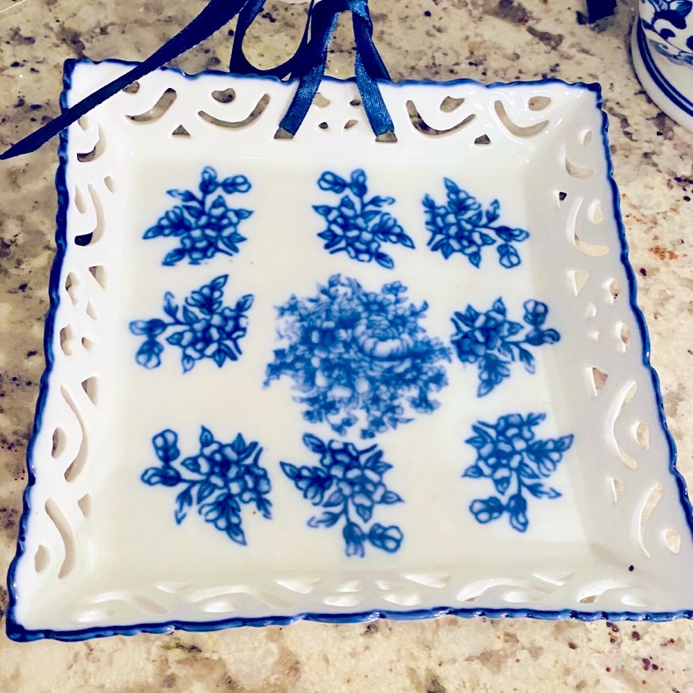 Beautiful blue and white dish.